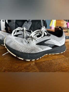 Brooks Revel 5 Running Shoe